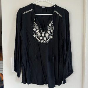 Great condition women’s top from Old Navy. Size small.